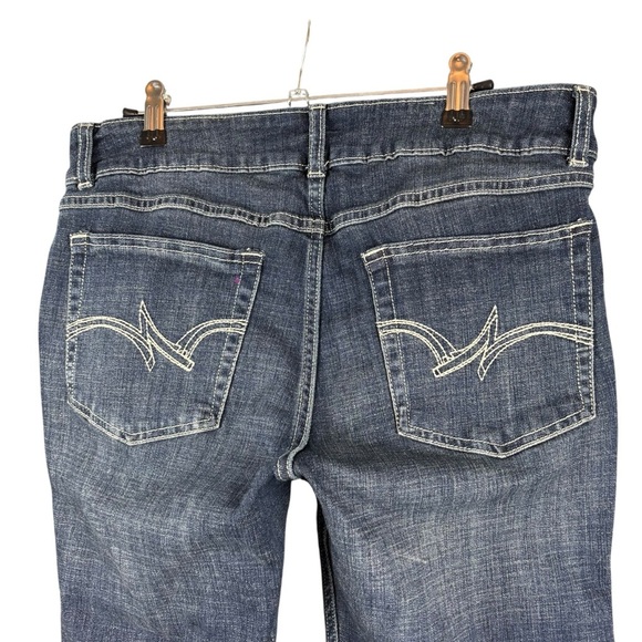 EUC Wrangler Women's Light Blue Distressed Bootcut Jeans Sz 11/30” inseam - Picture 6 of 10